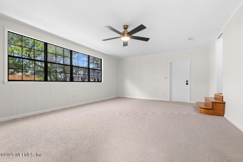 Listing images