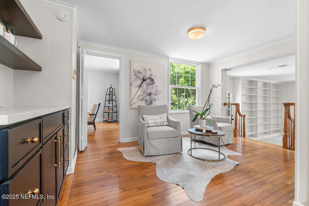 Listing images