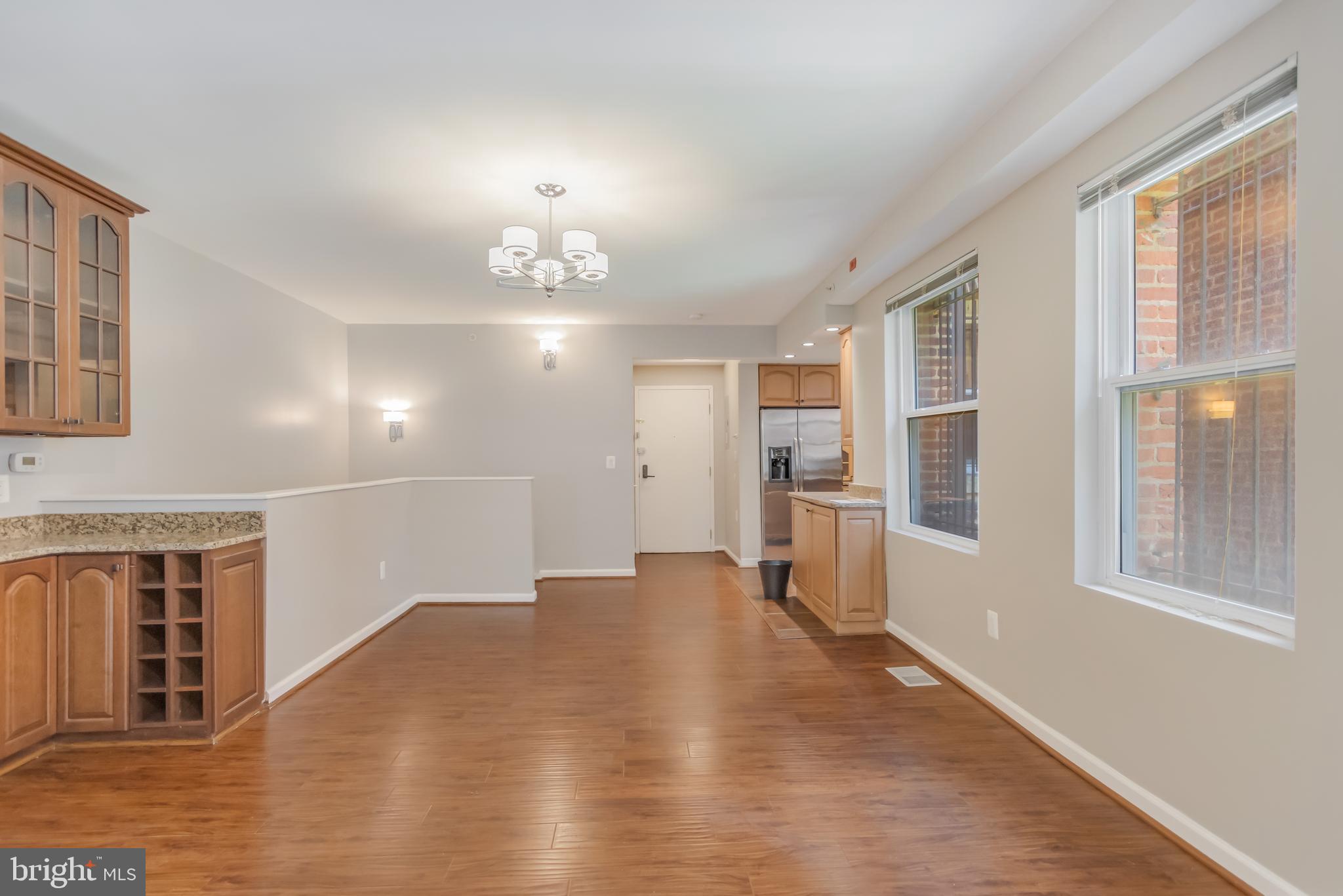 Listing images