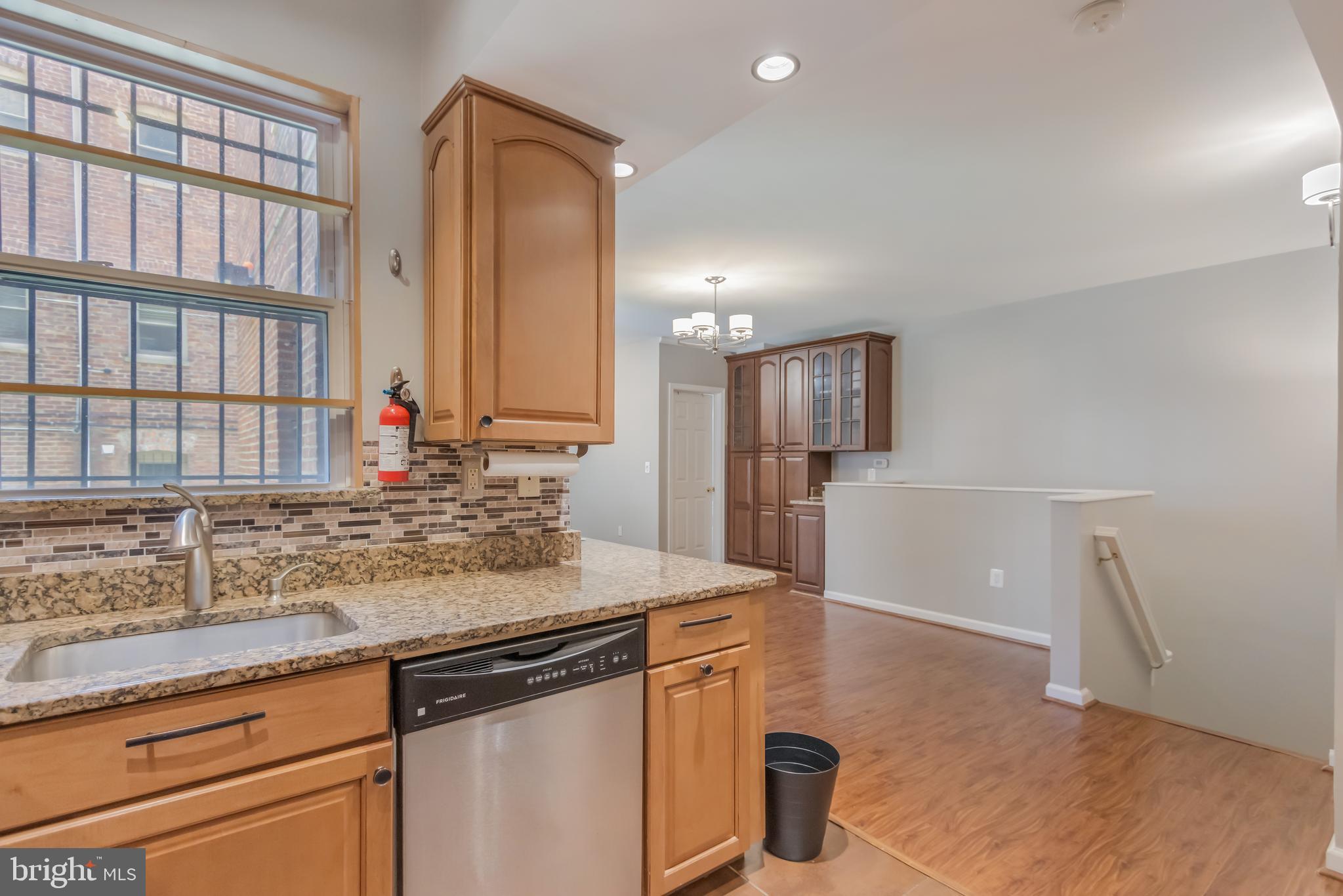 Listing images