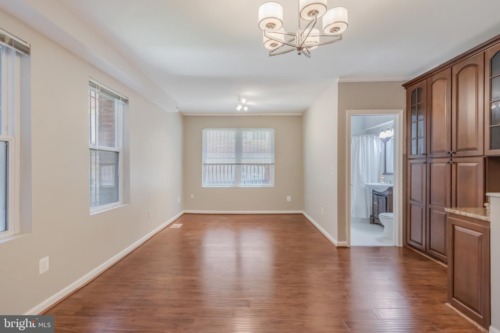 Listing images