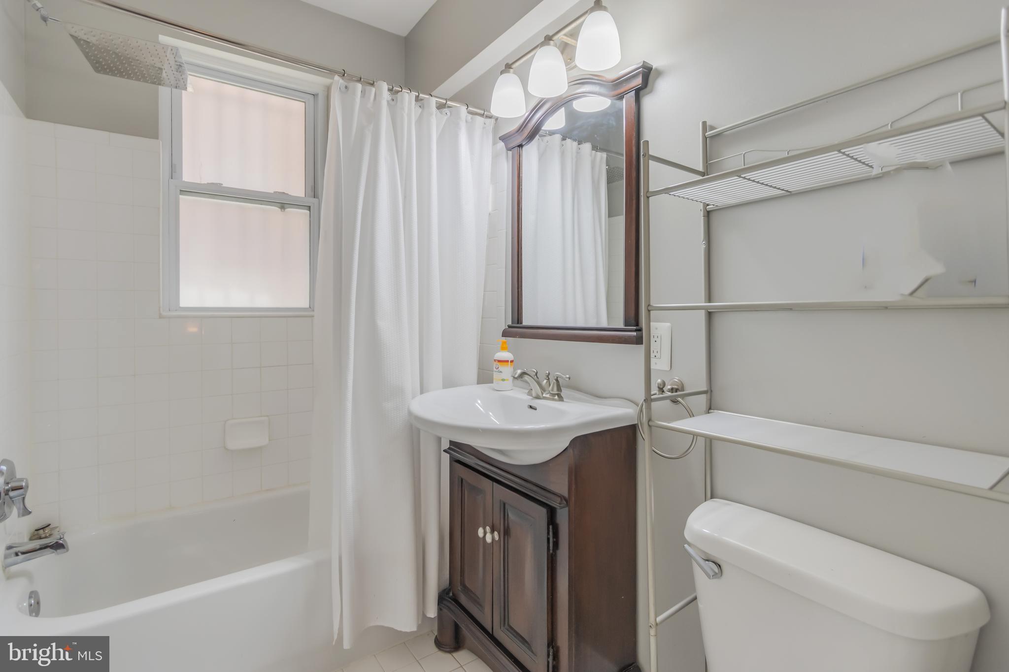 Listing images