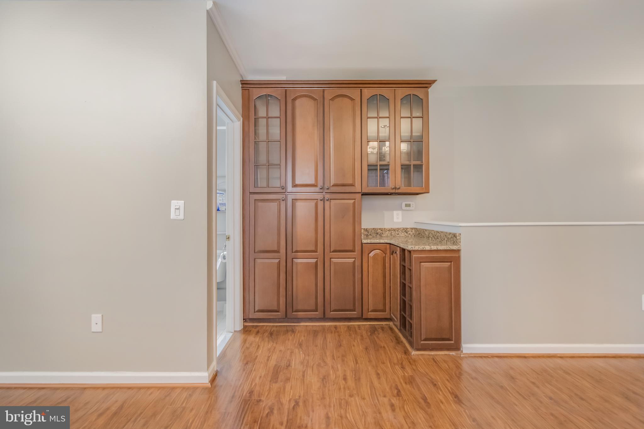 Listing images