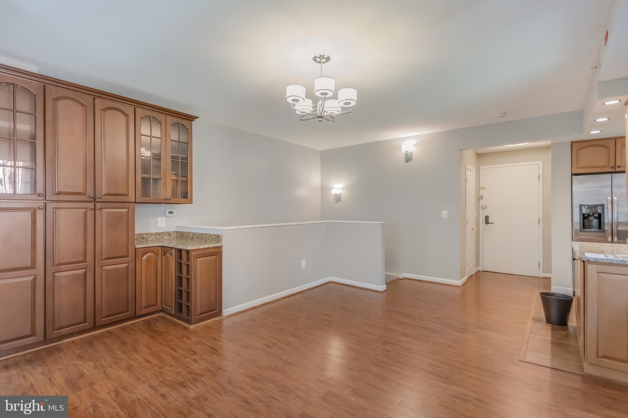 Listing images