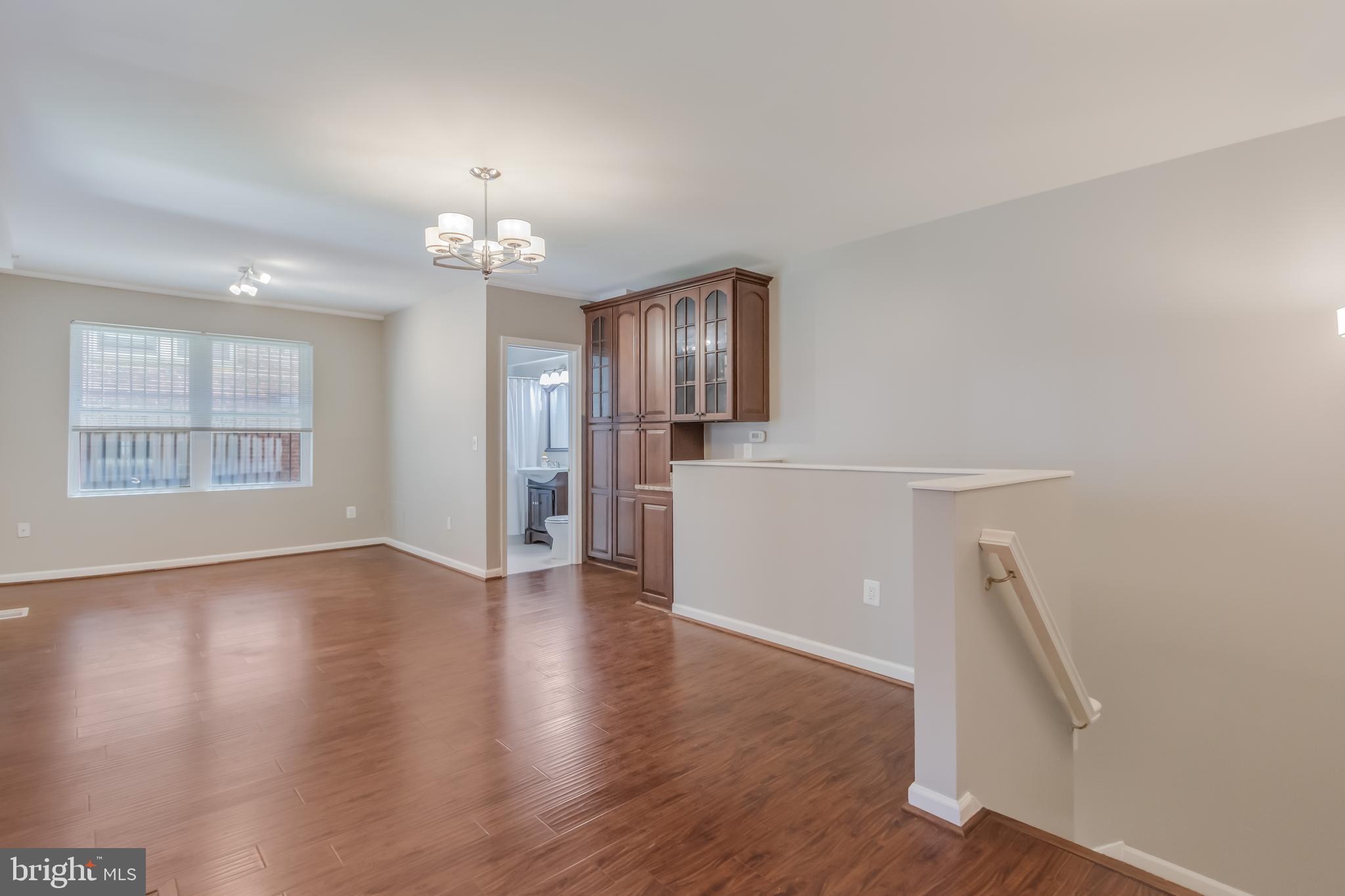 Listing images