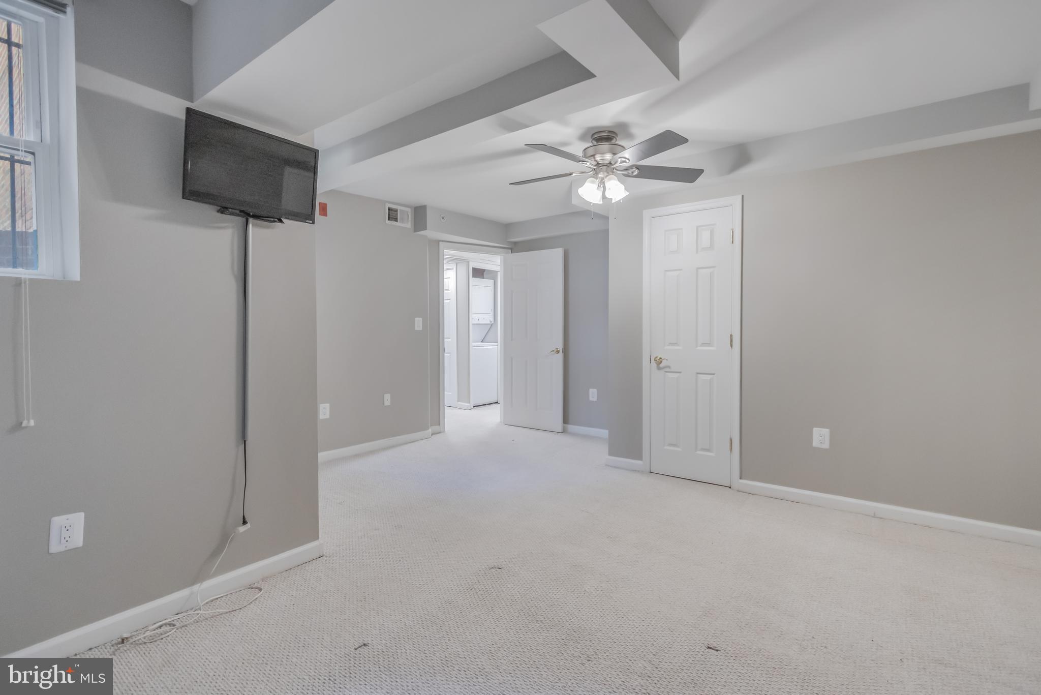 Listing images