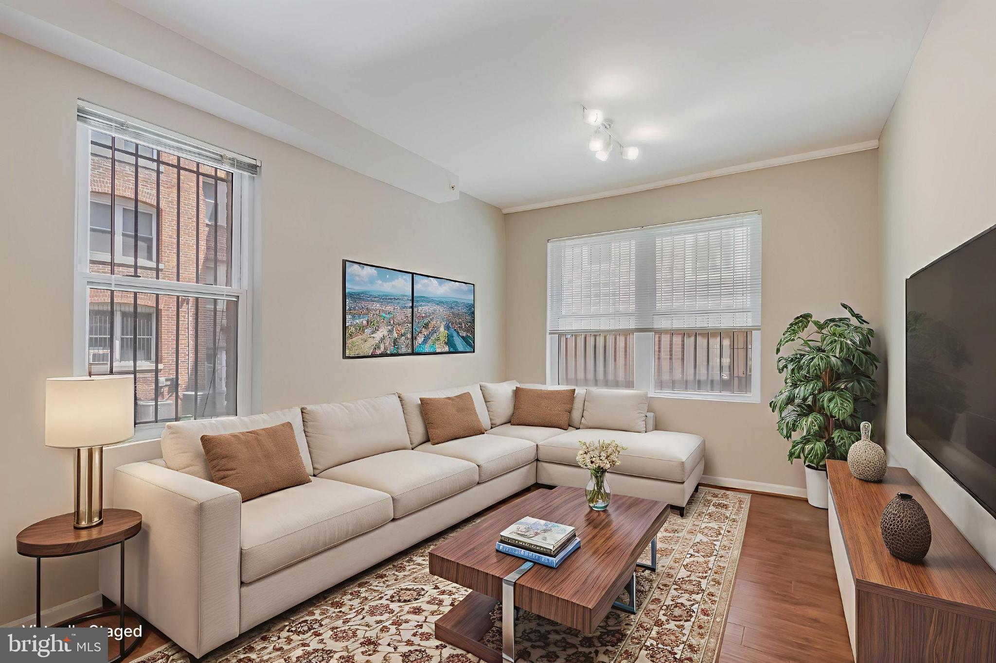 Listing images