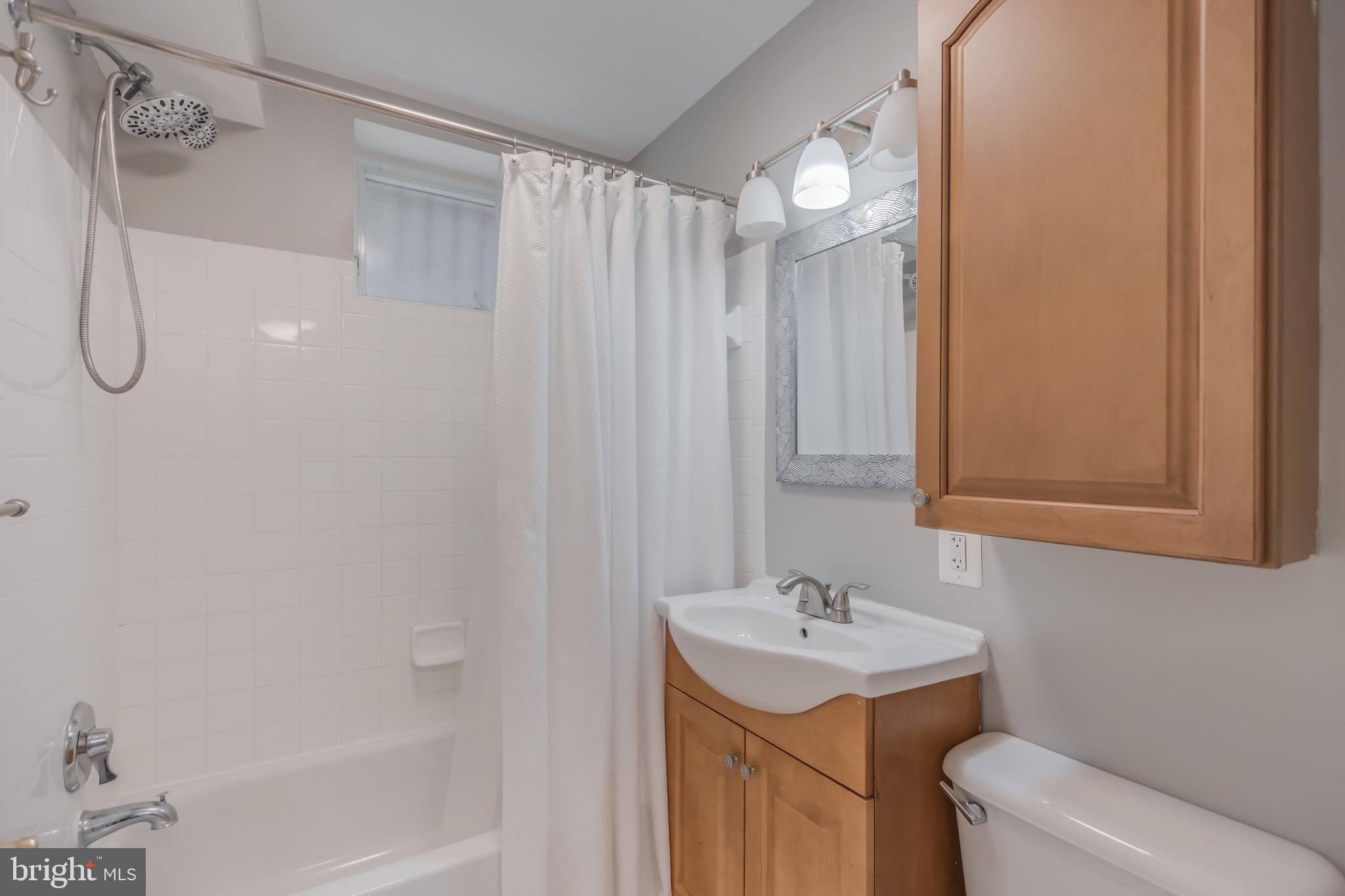 Listing images