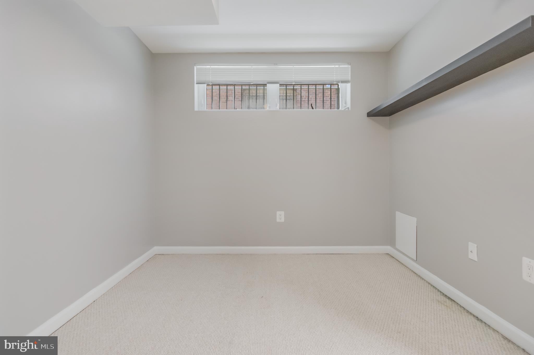 Listing images