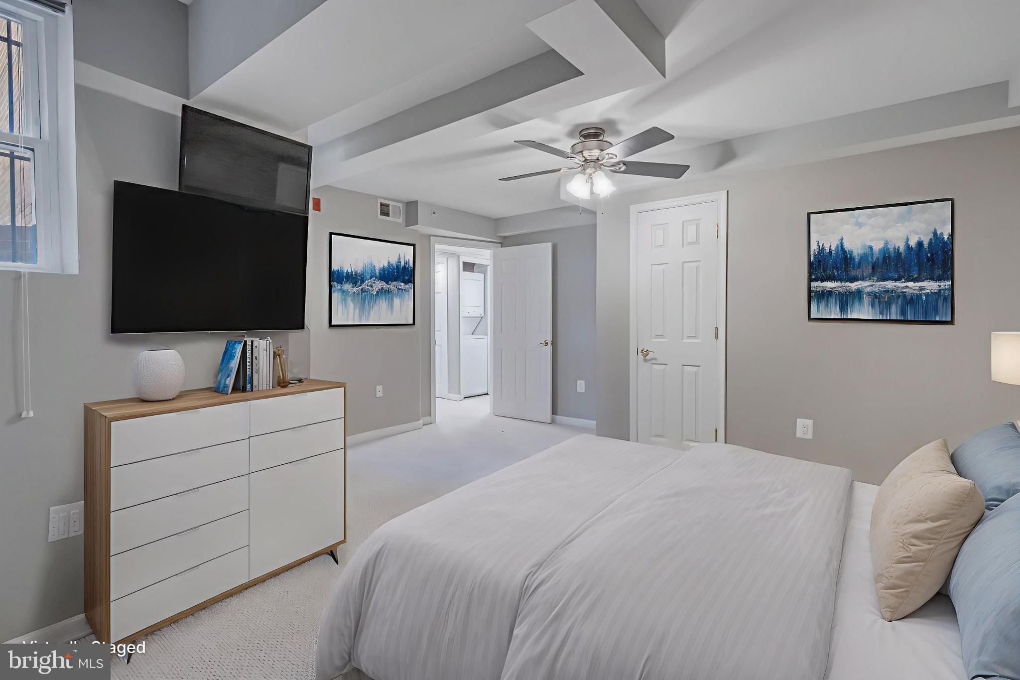 Listing images