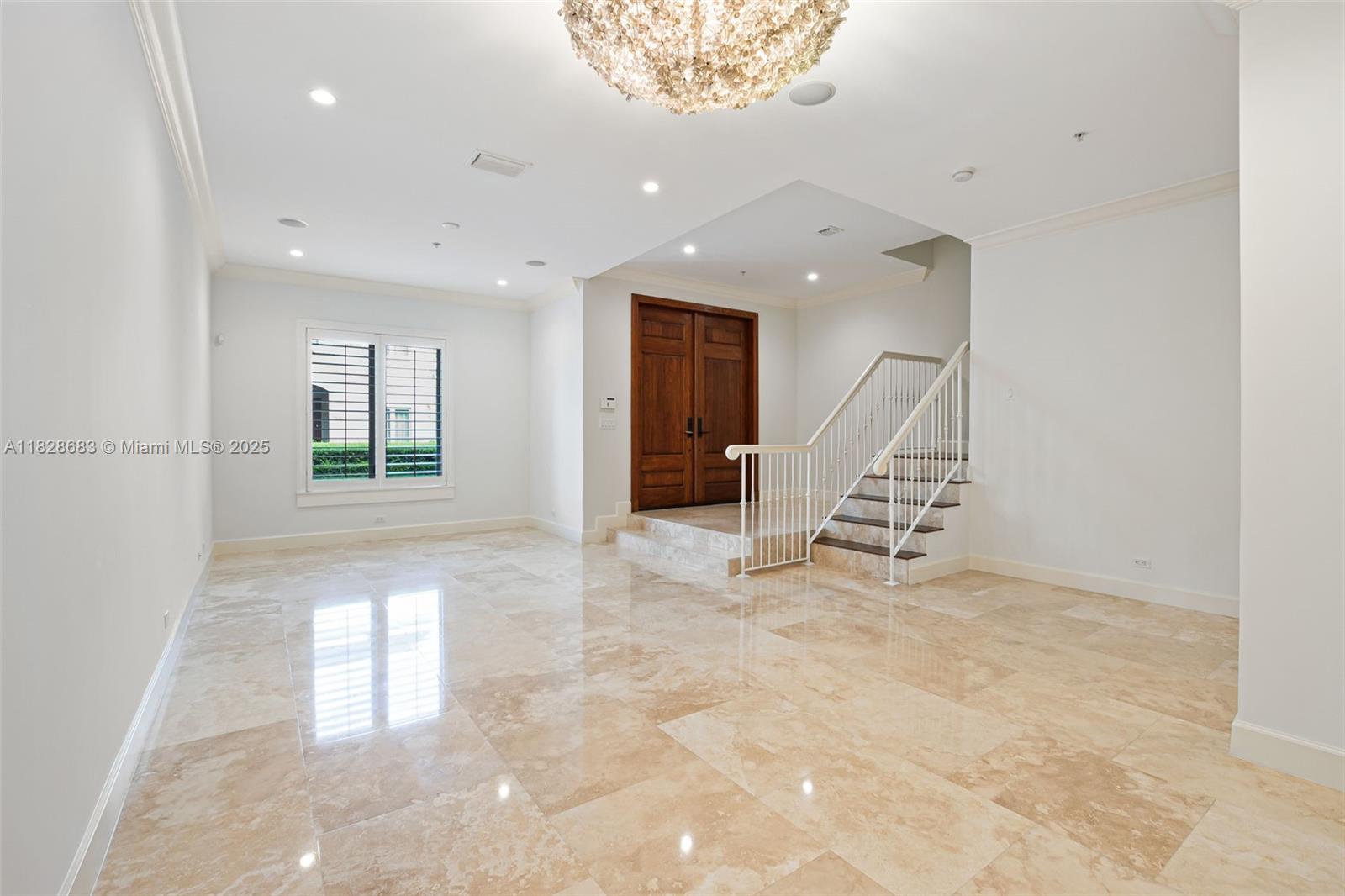 Listing images