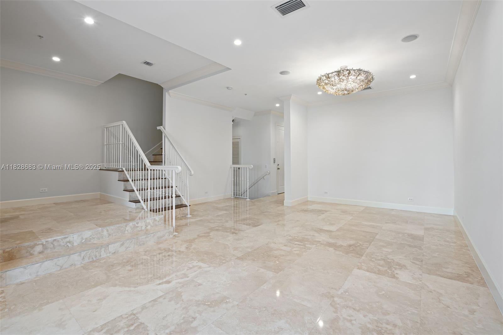 Listing images