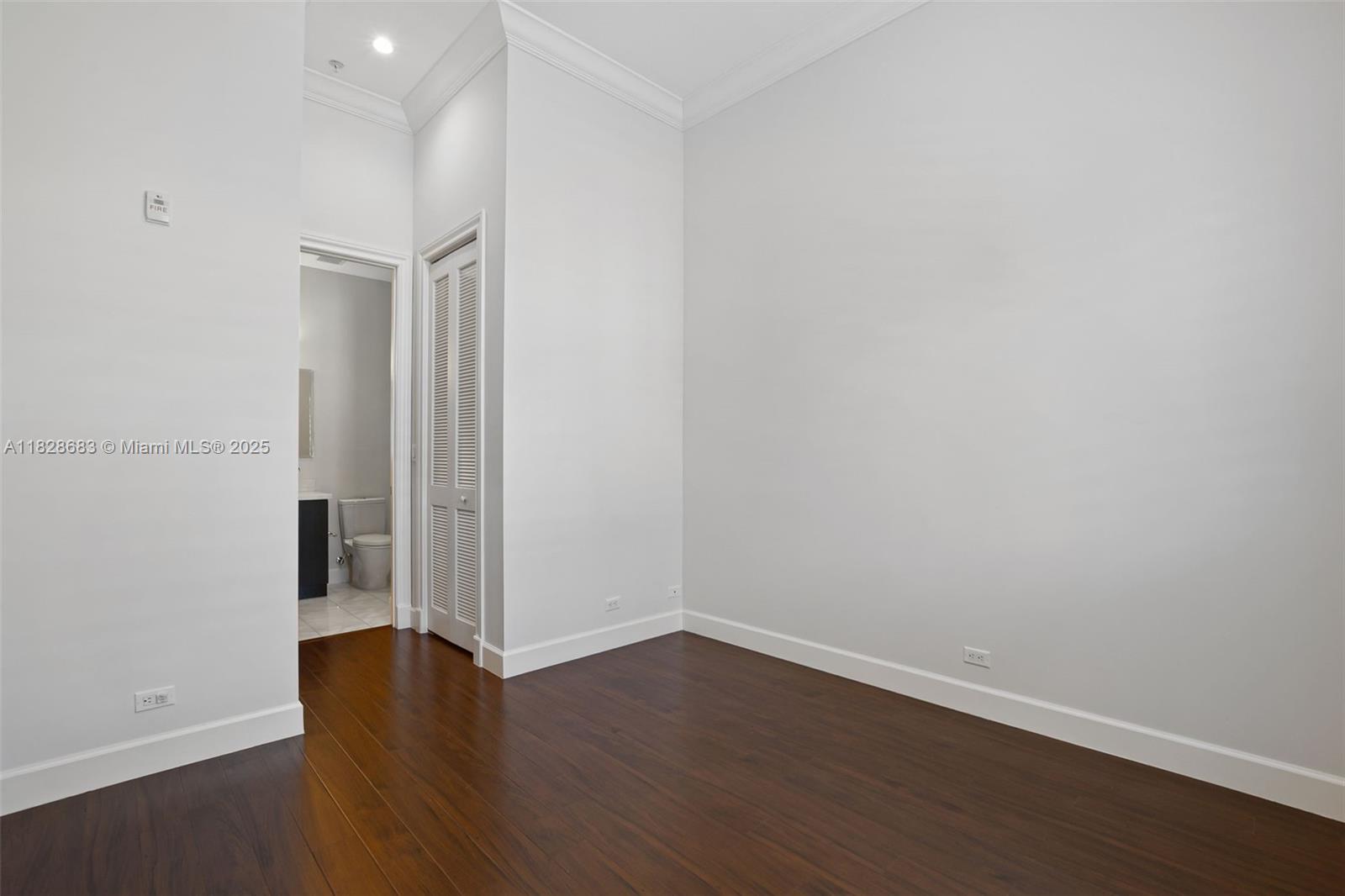 Listing images