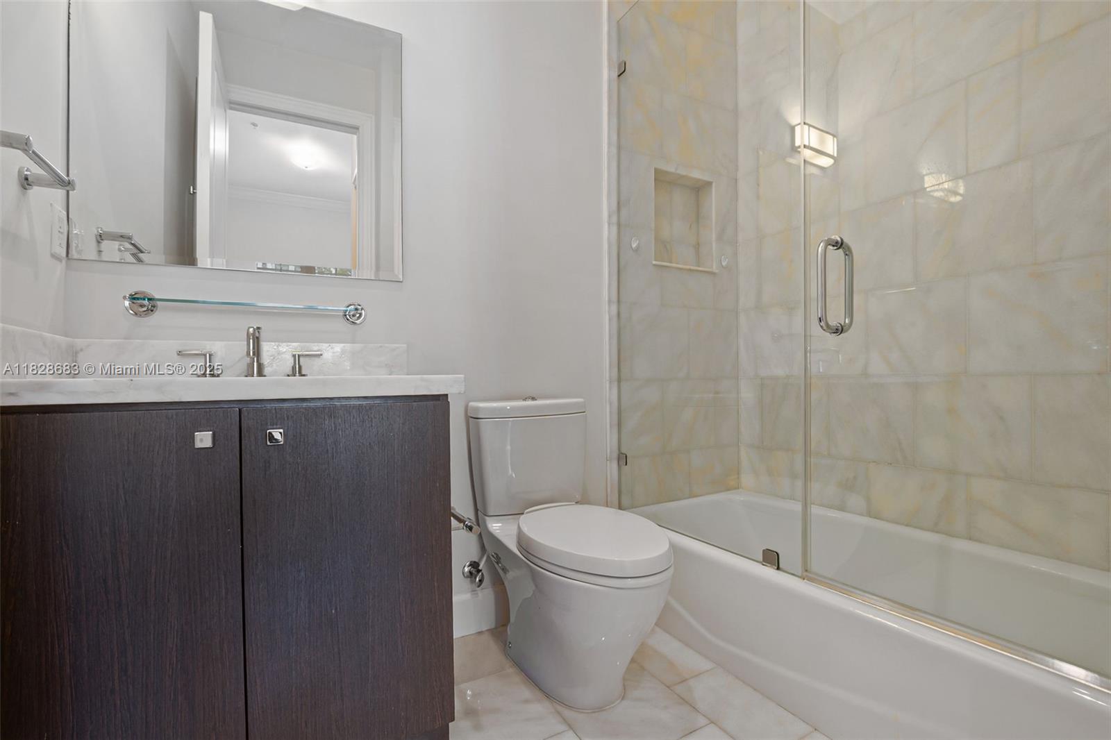 Listing images