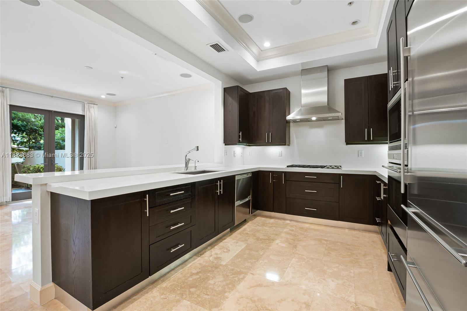 Listing images
