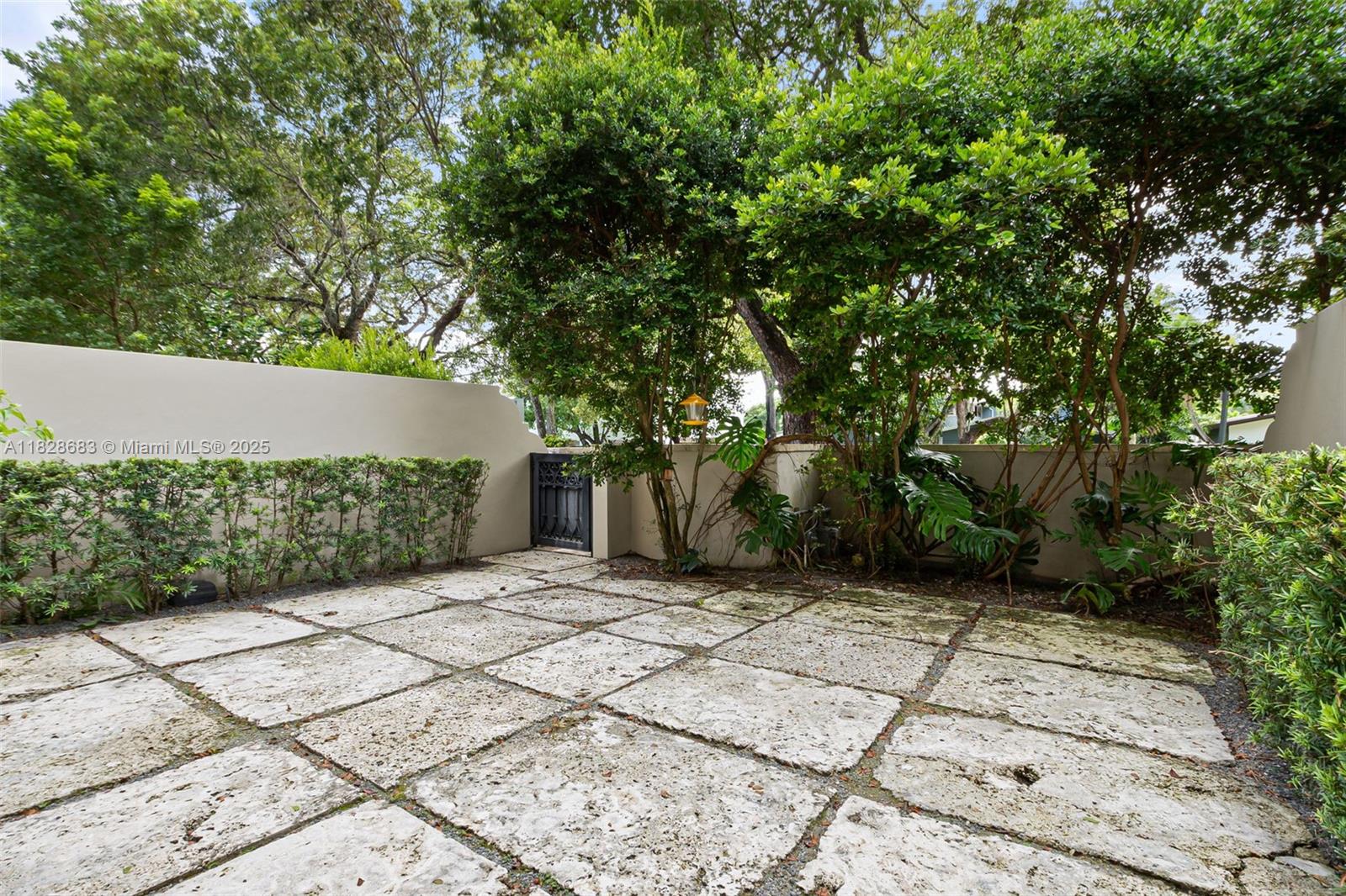 Listing images