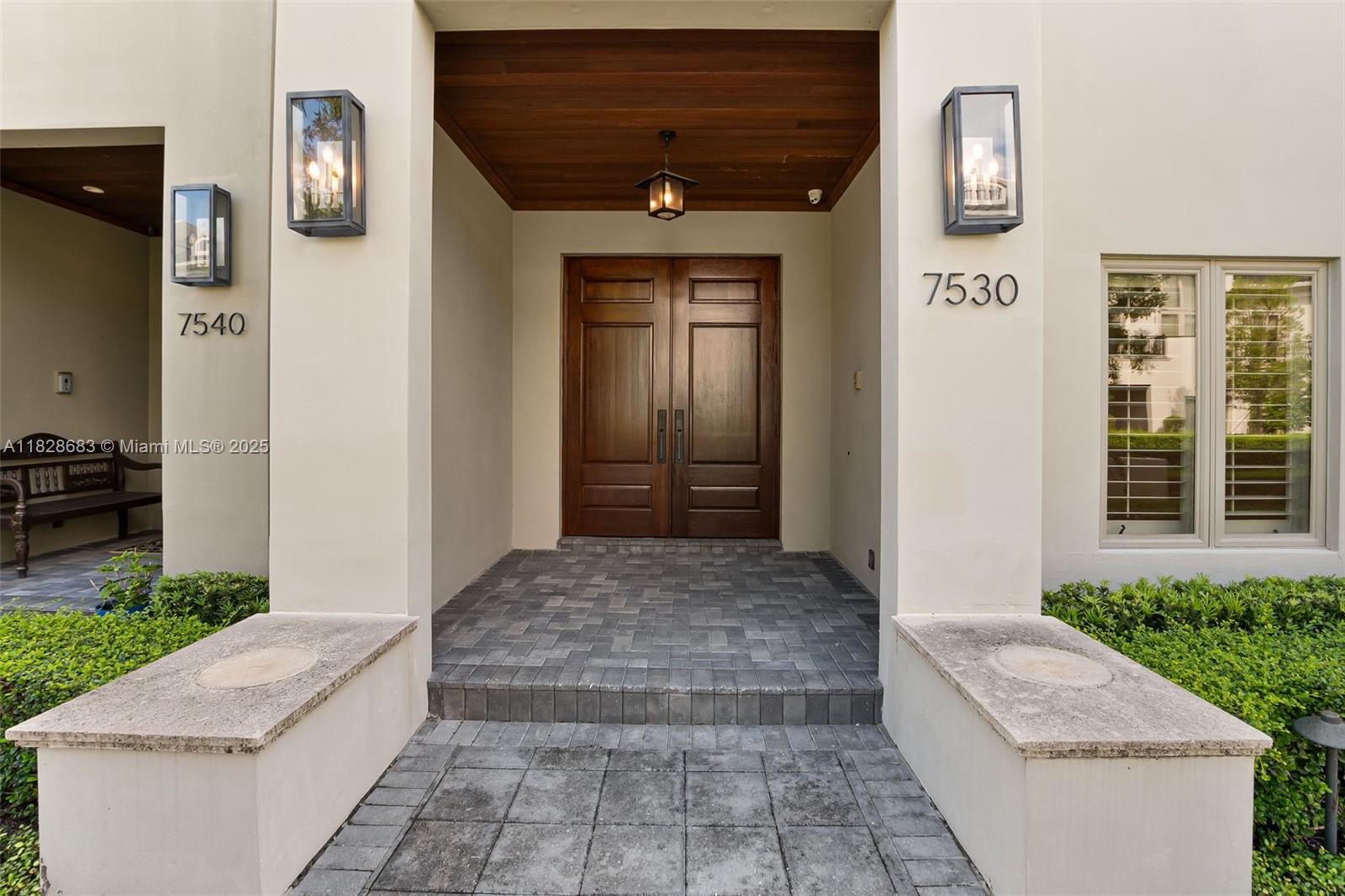 Listing images