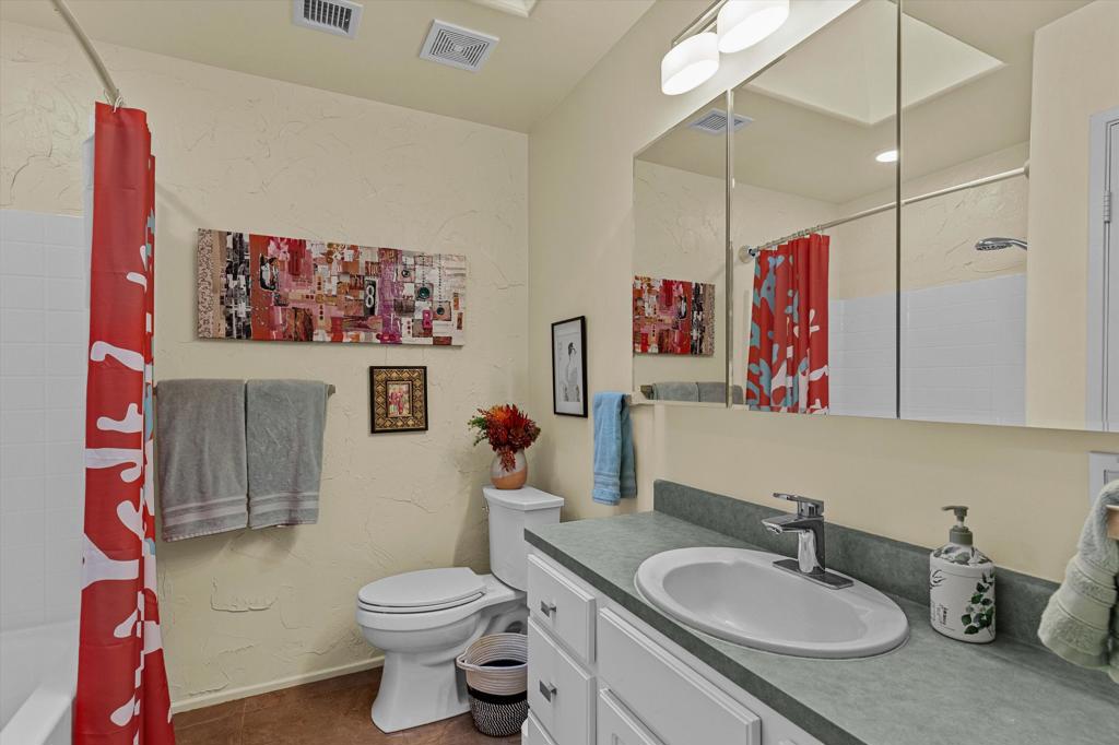 Listing images