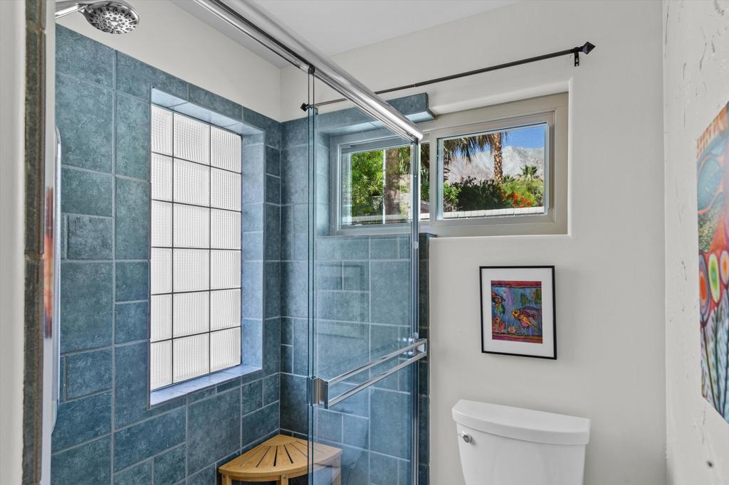 Listing images