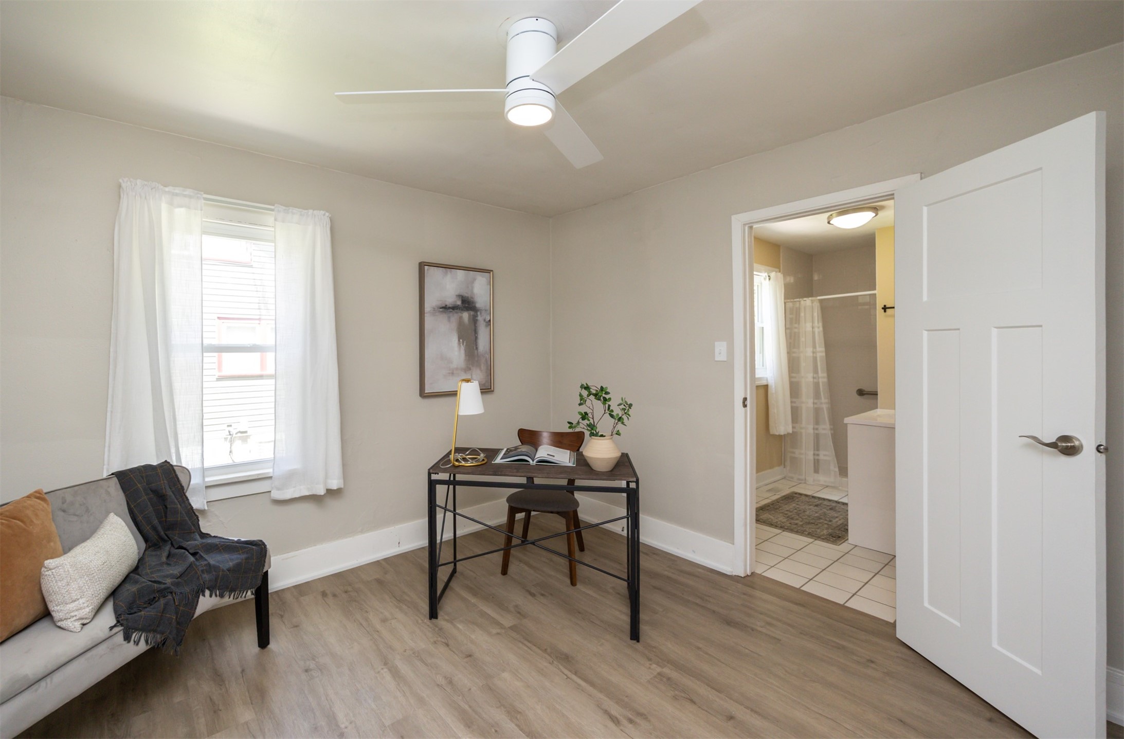 Listing images