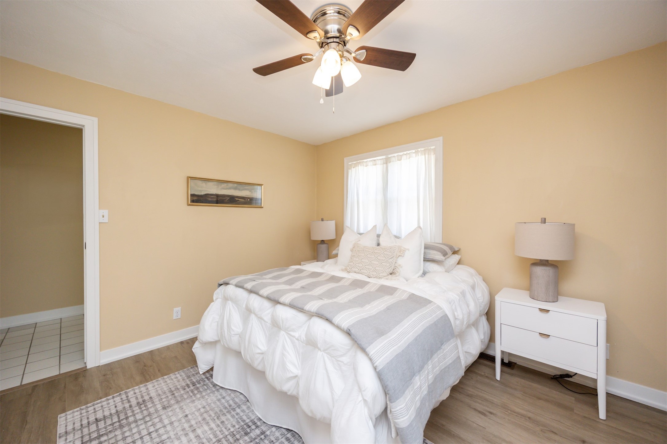Listing images