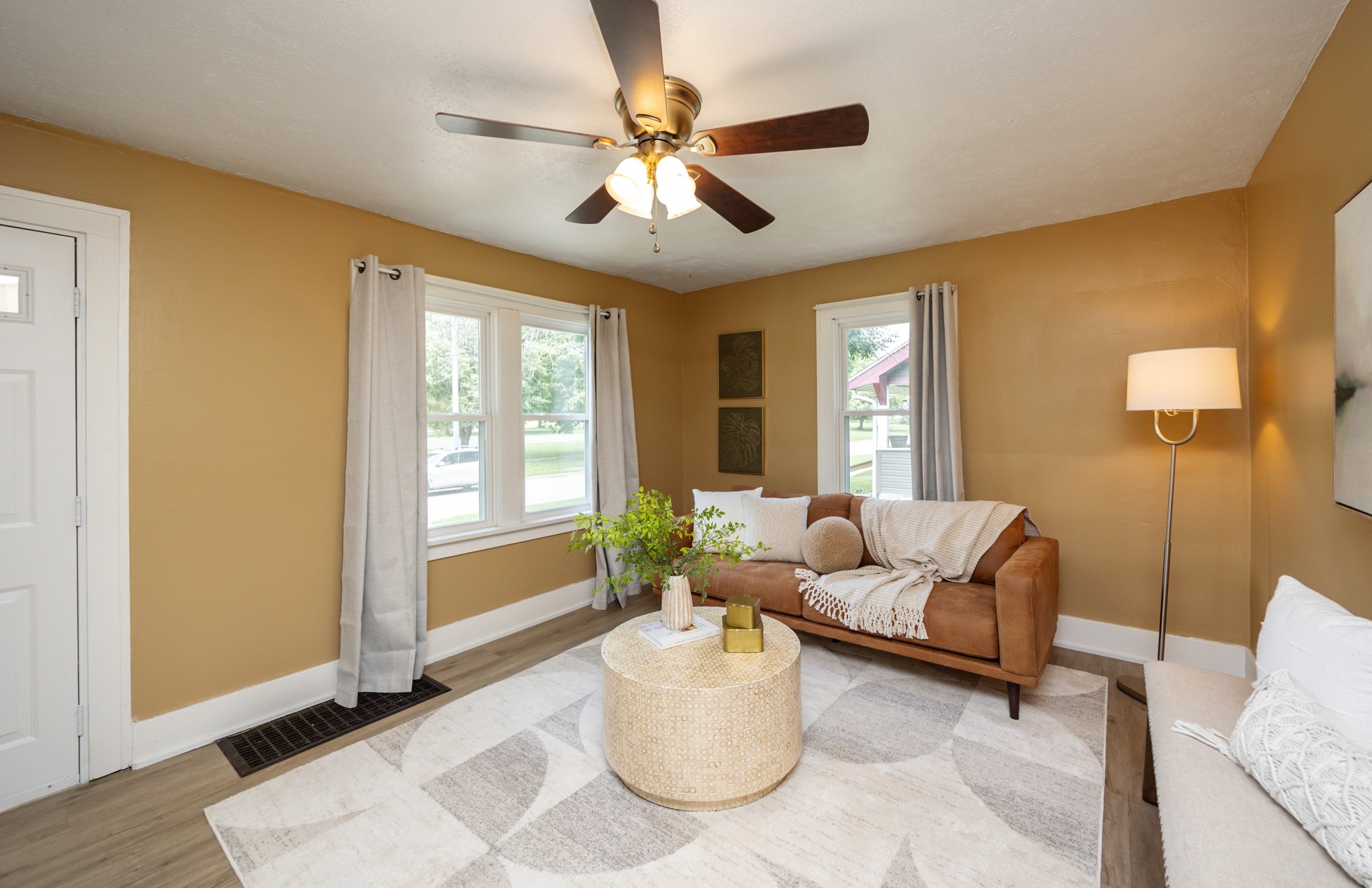 Listing images