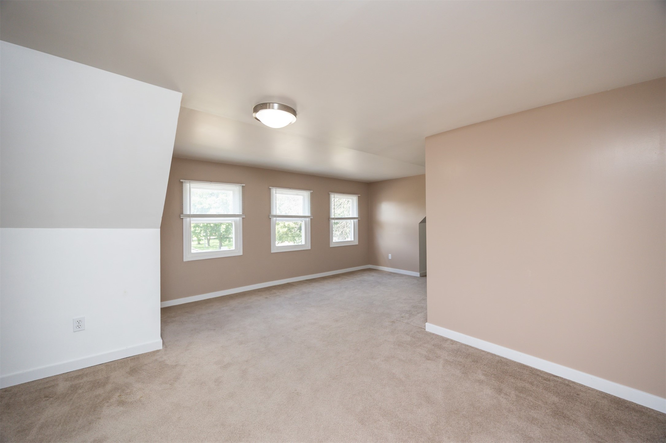 Listing images