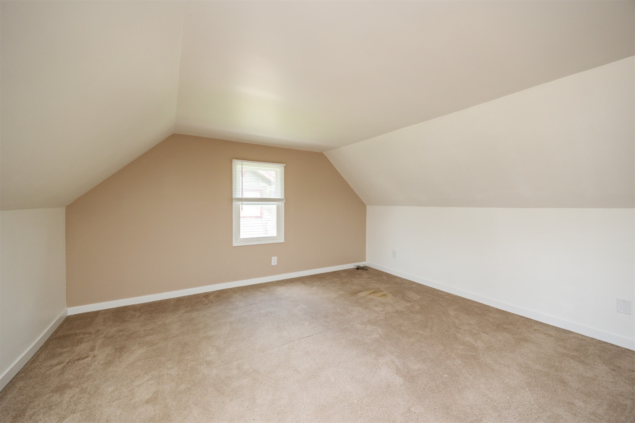 Listing images