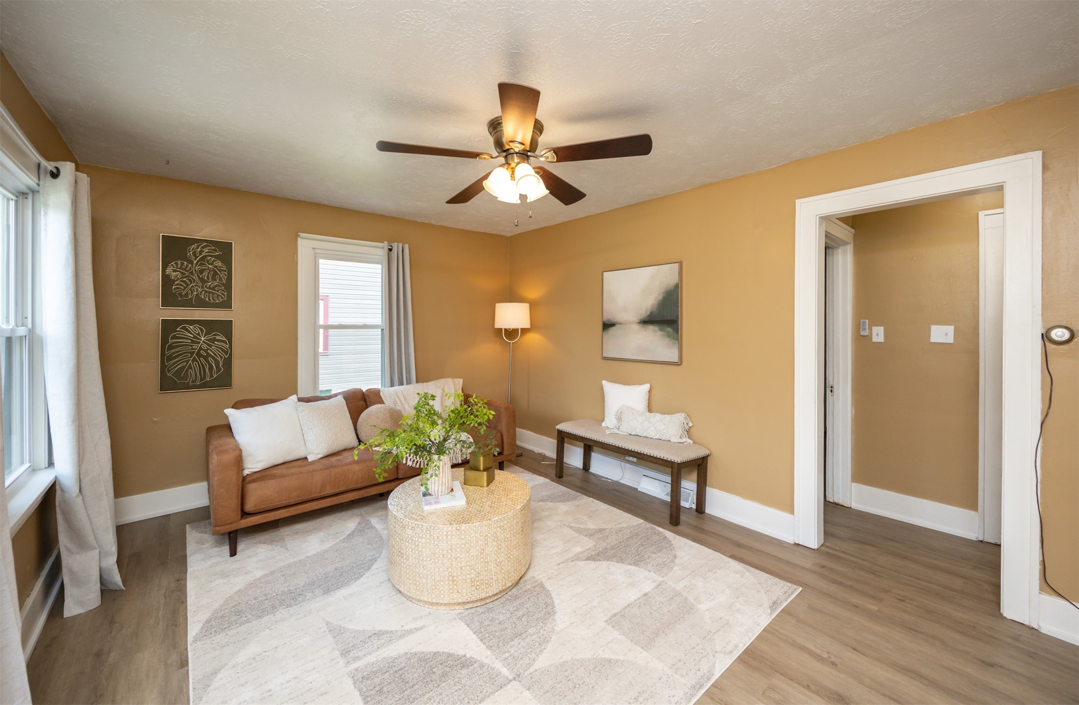 Listing images