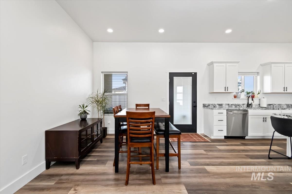 Listing images