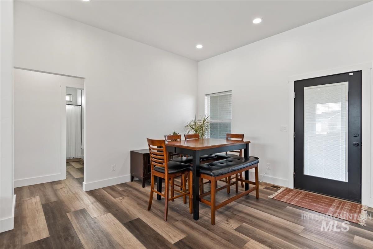 Listing images