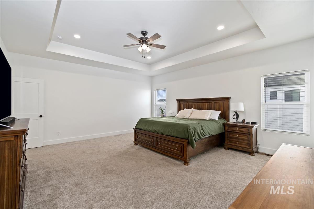Listing images