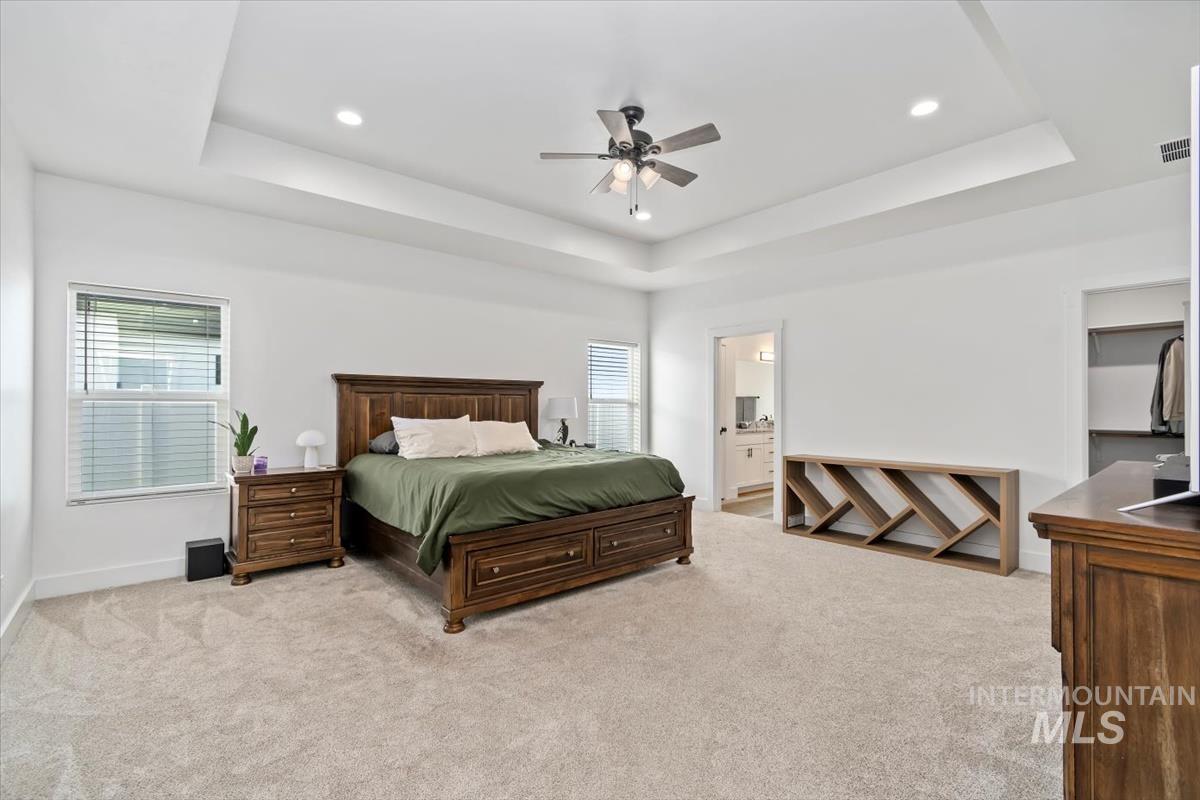 Listing images