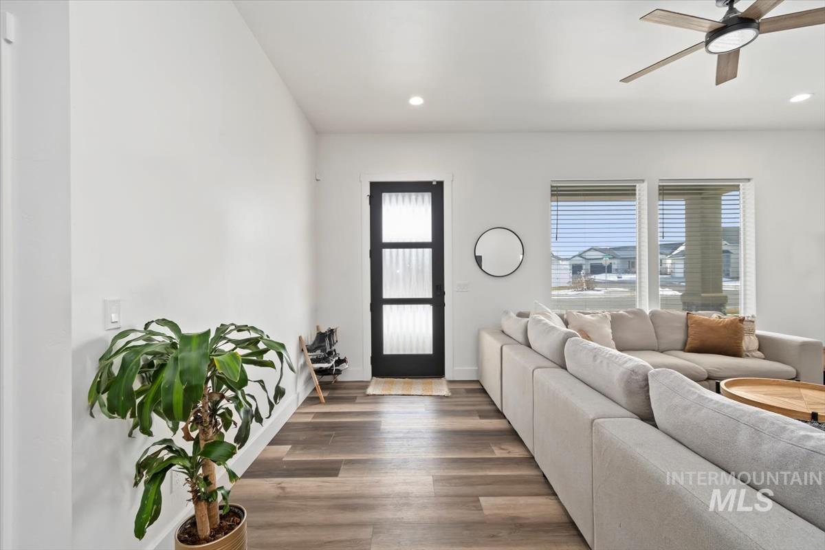 Listing images