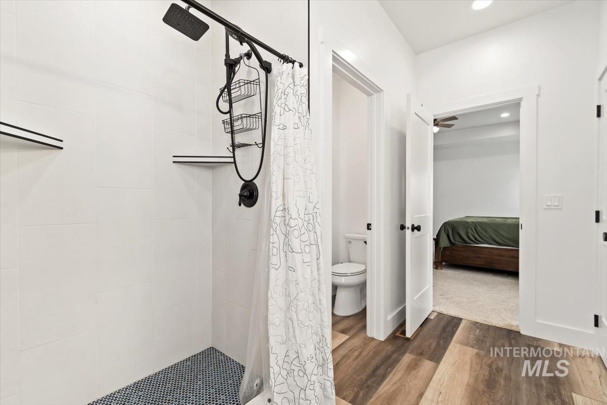 Listing images