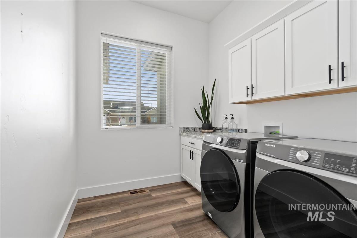 Listing images