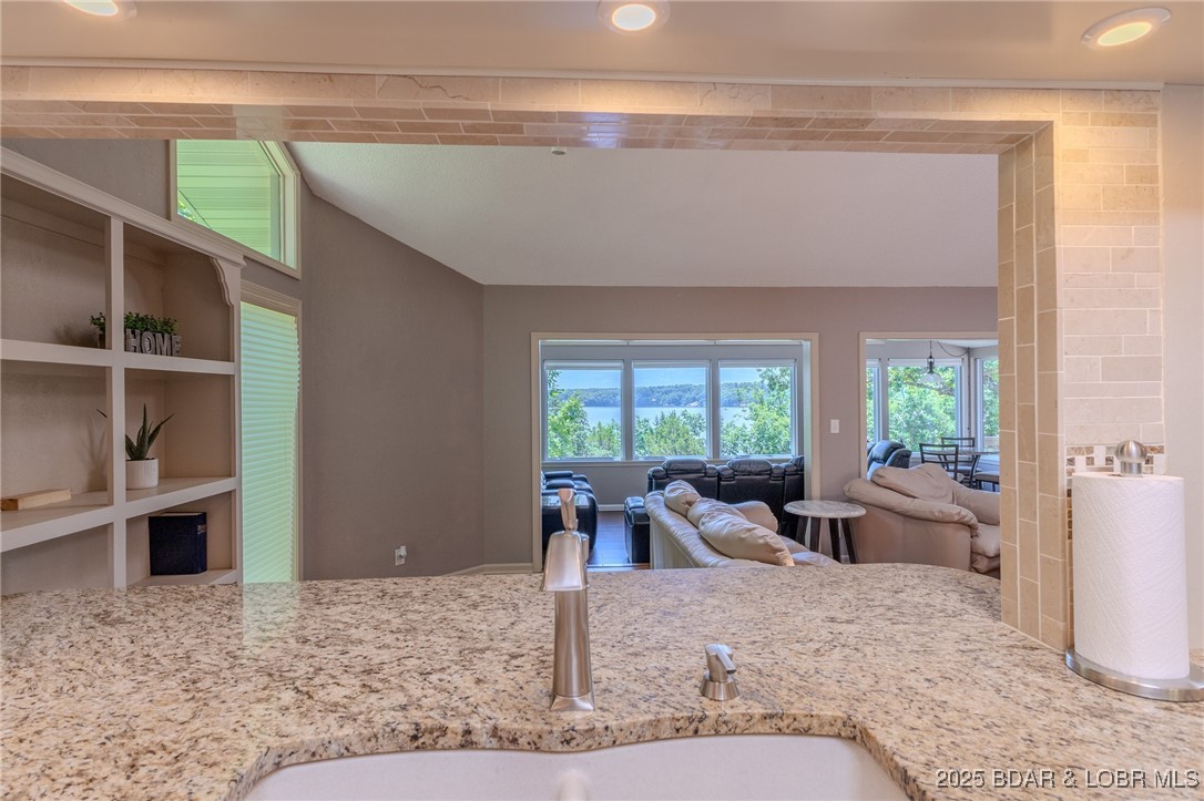 Listing images
