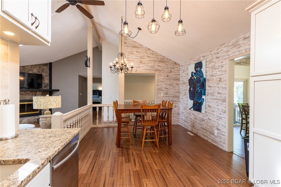 Listing images