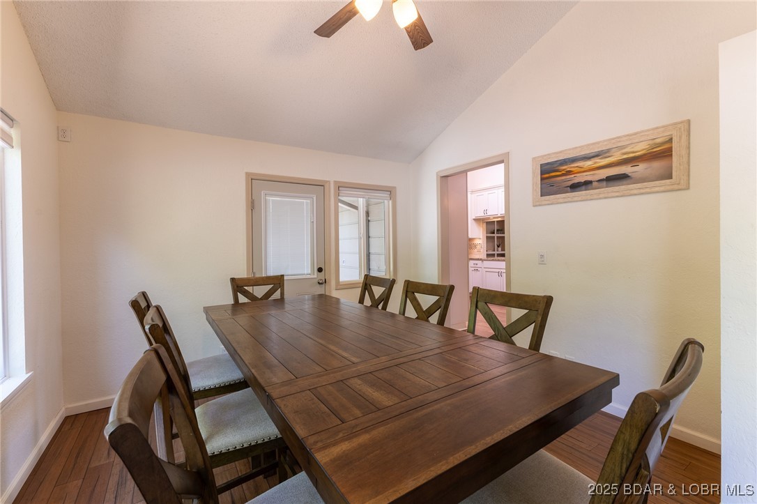 Listing images