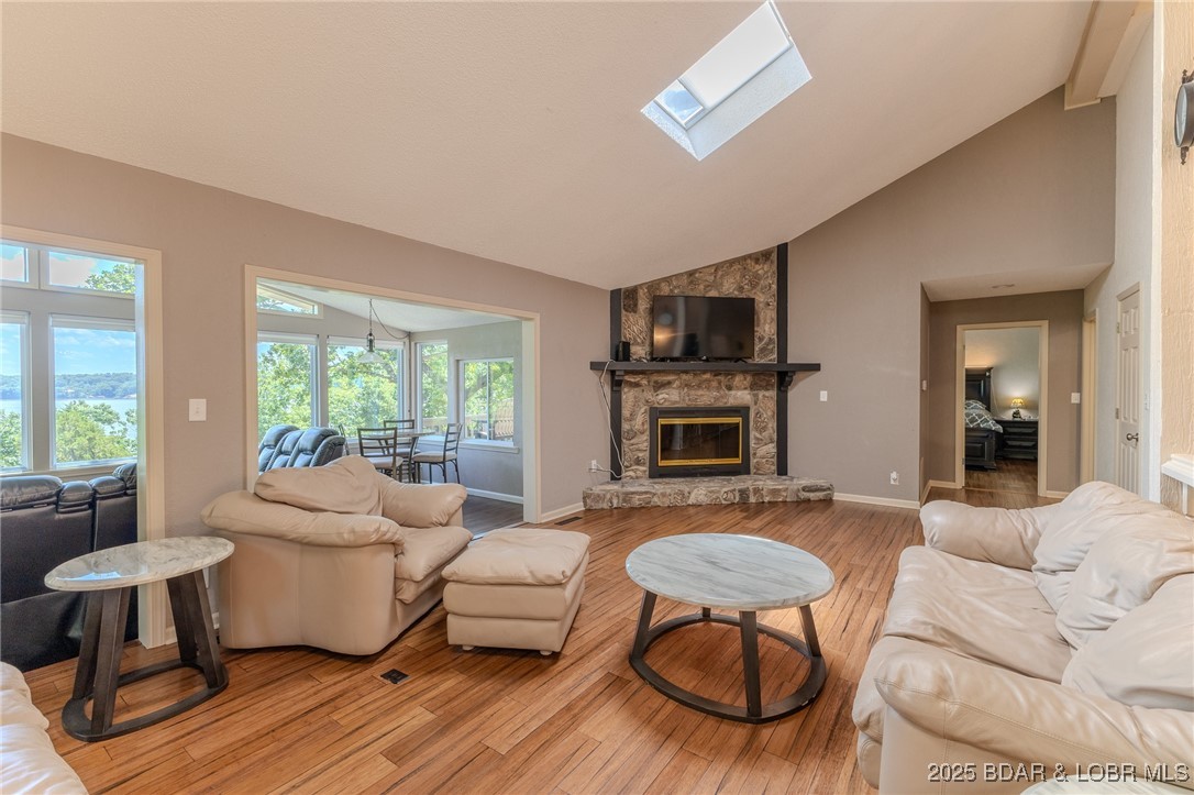 Listing images