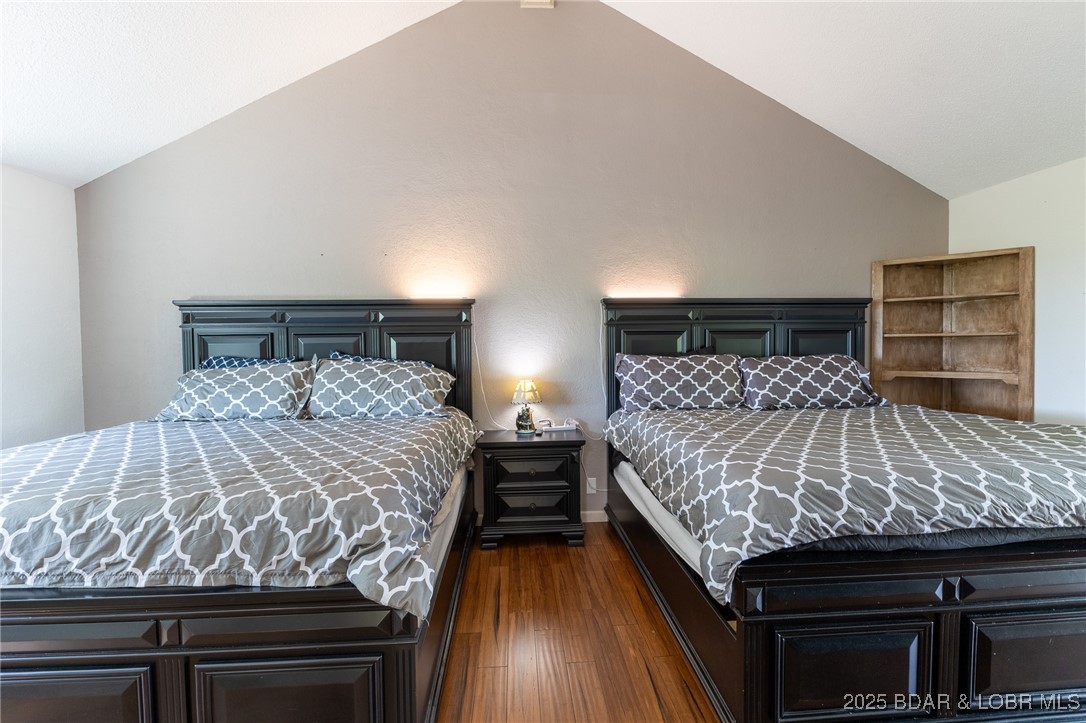 Listing images