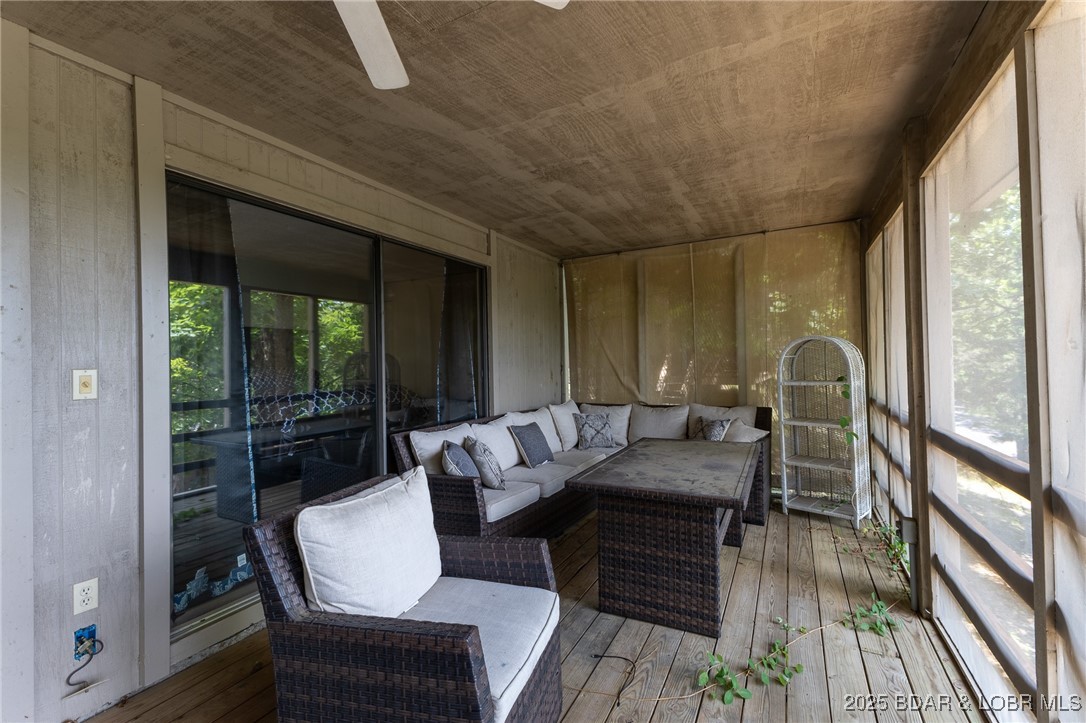 Listing images