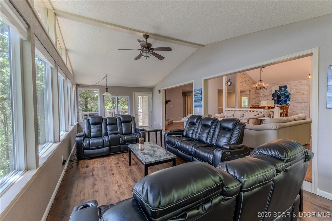 Listing images