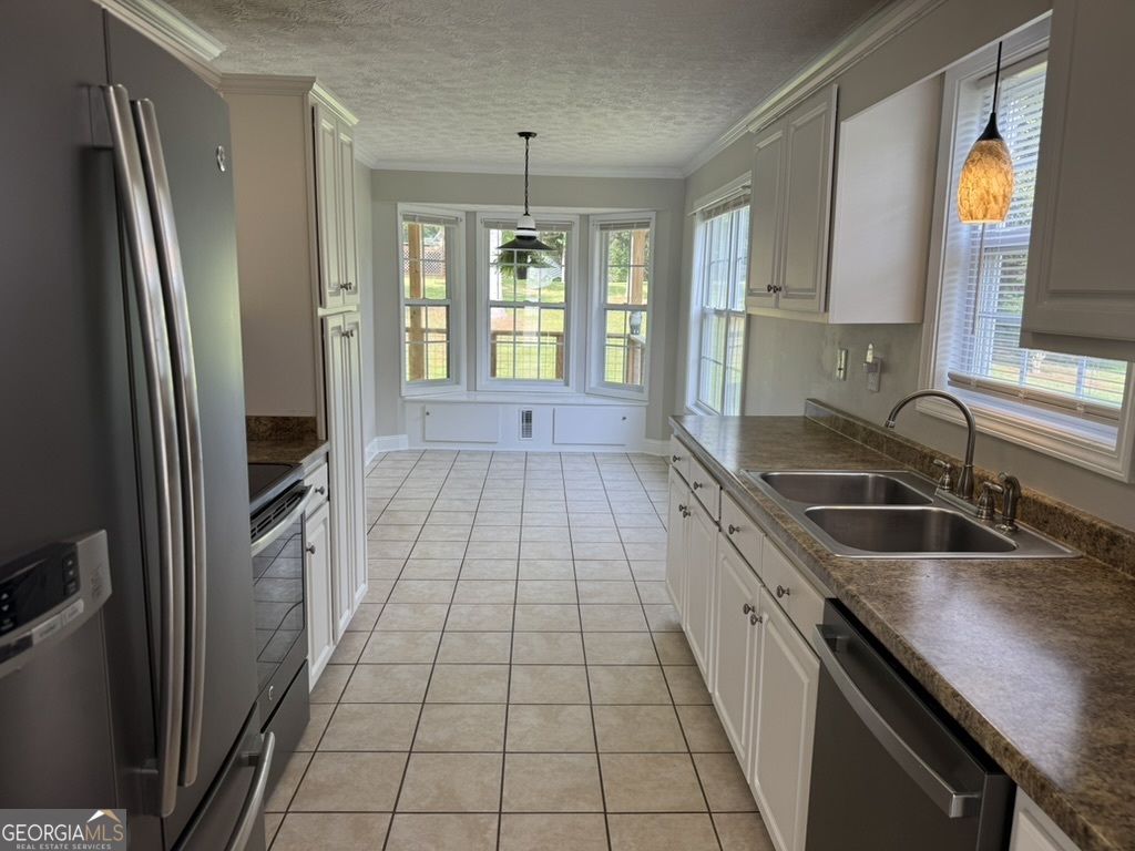 Listing images
