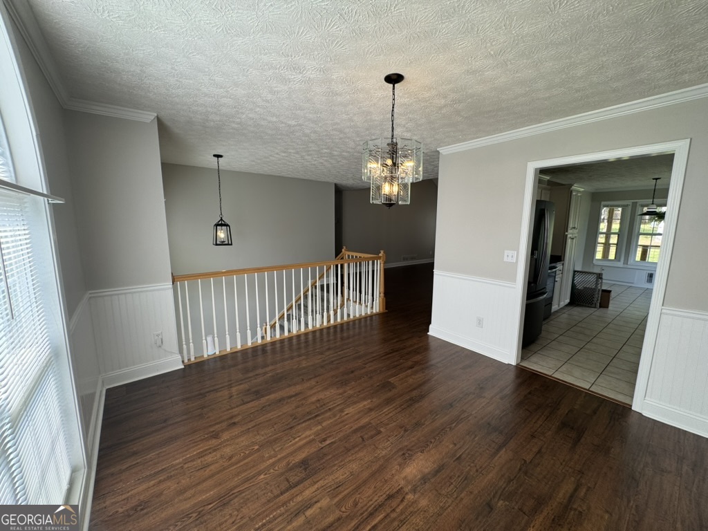 Listing images