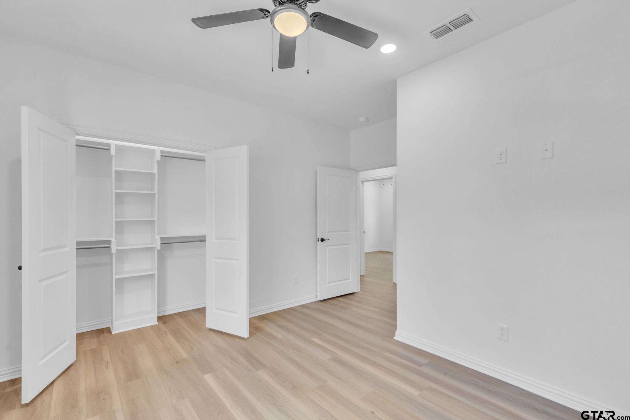 Listing images