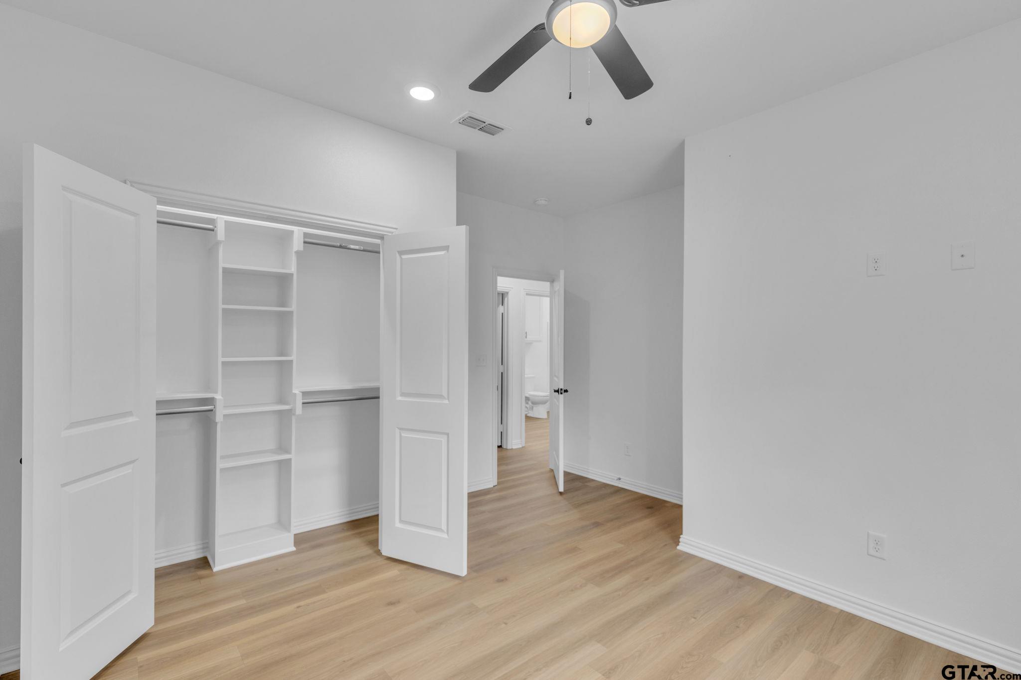 Listing images