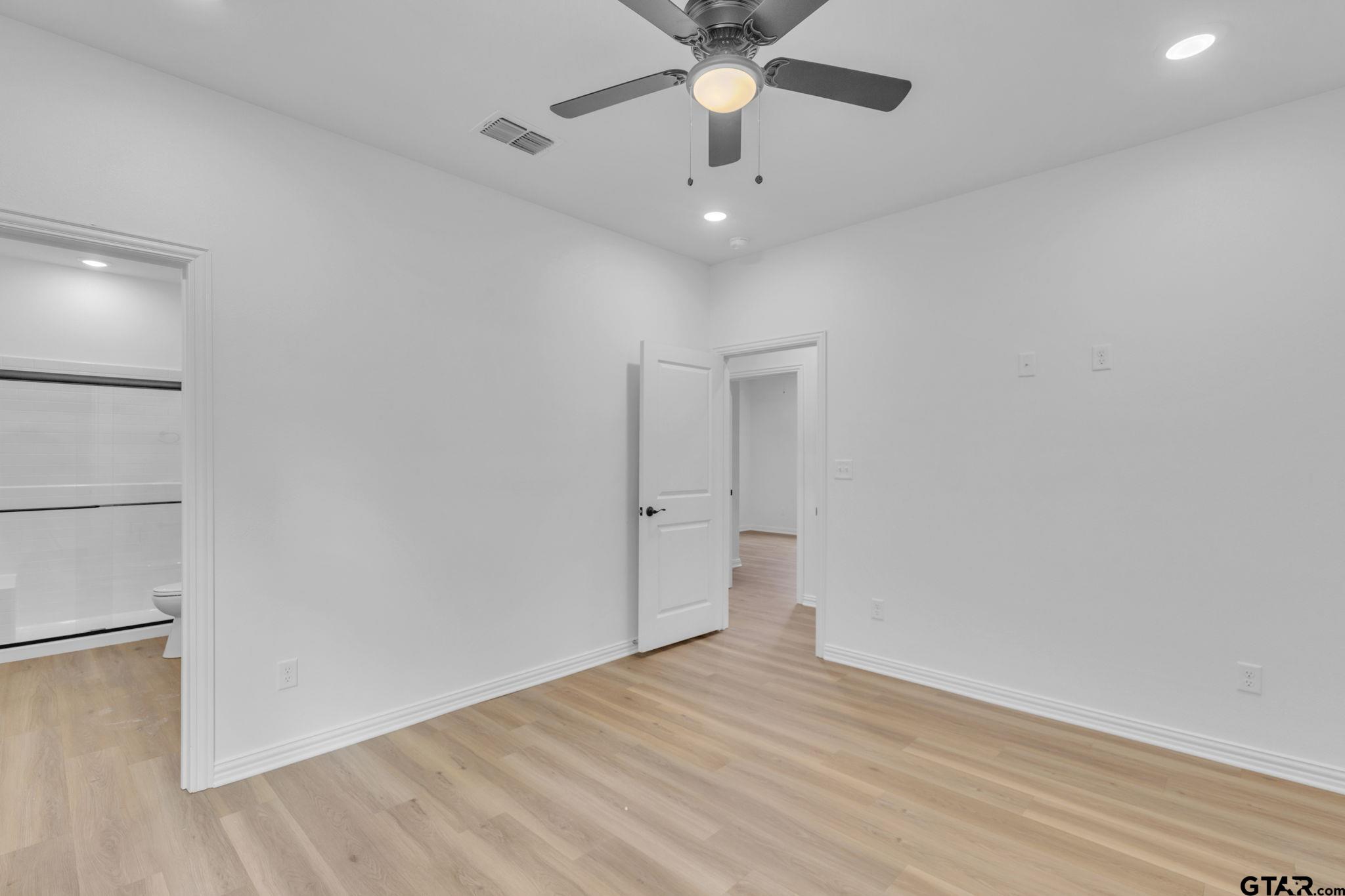 Listing images