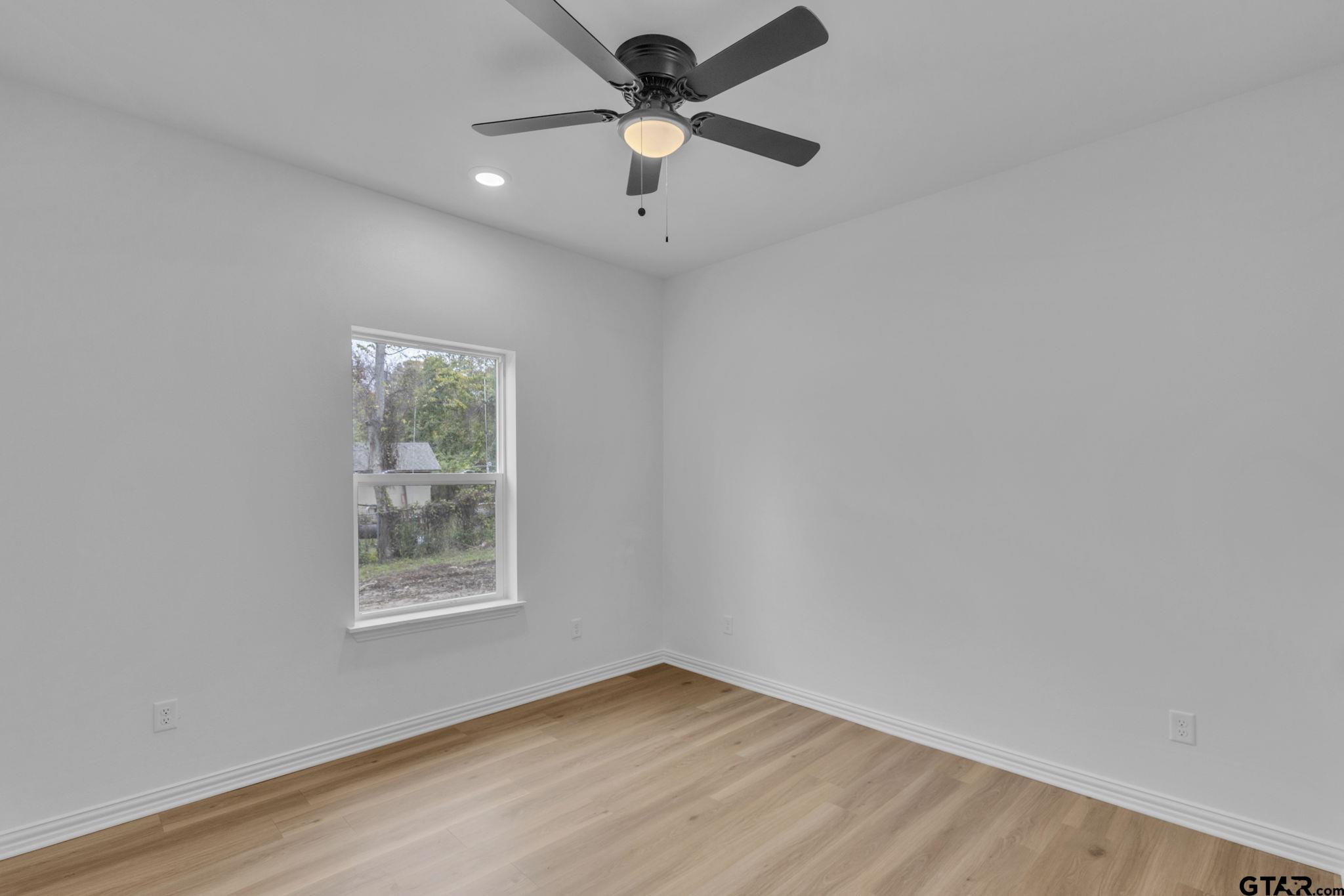 Listing images