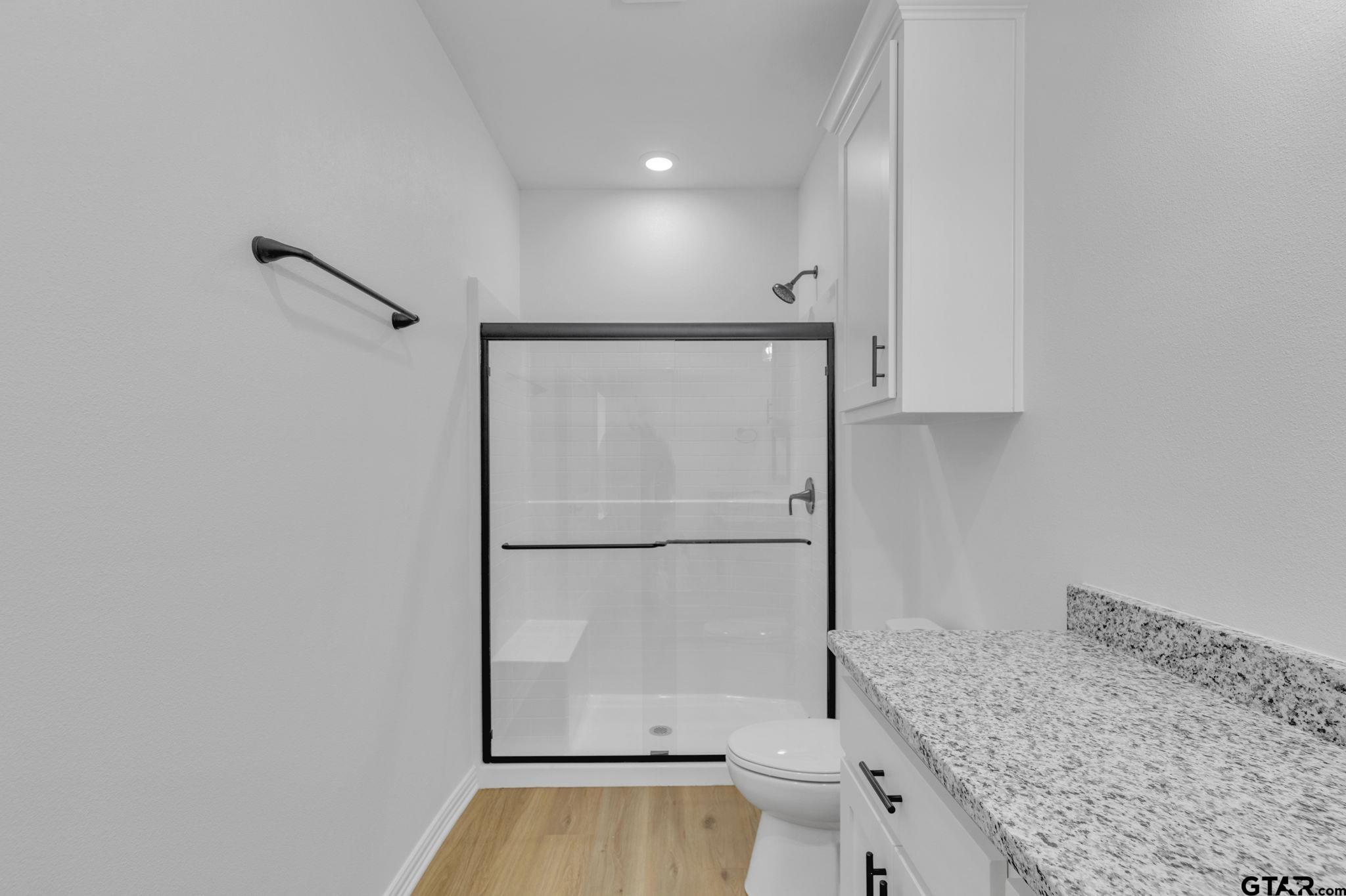 Listing images